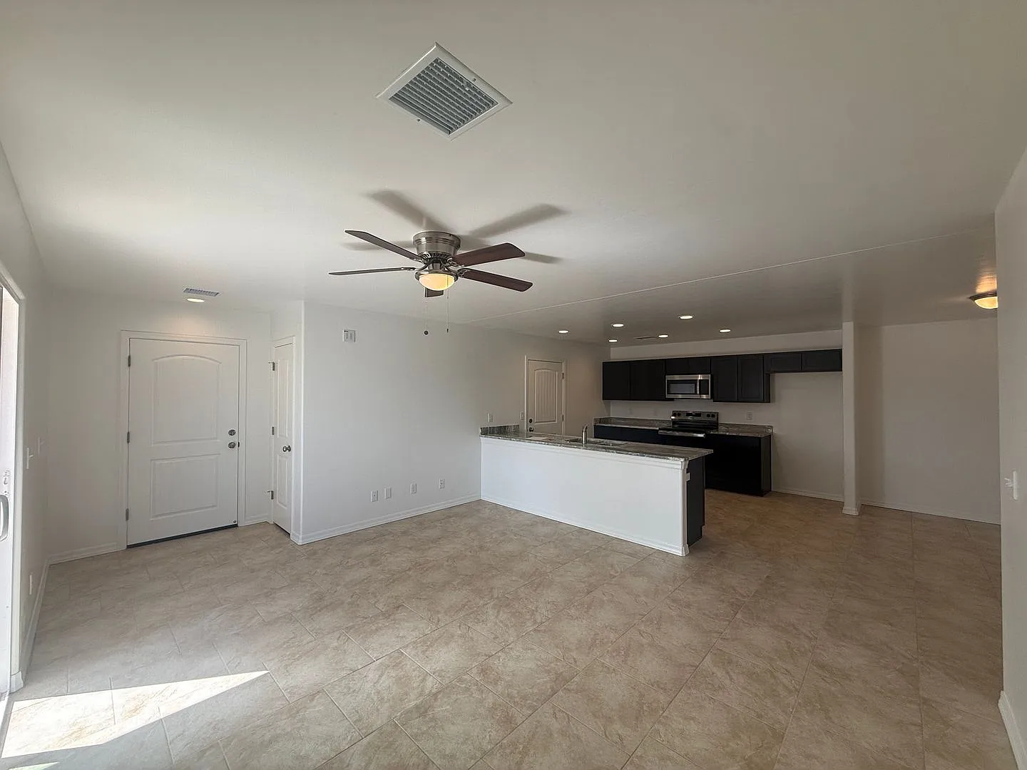 953 Berk Ave — Photo 4