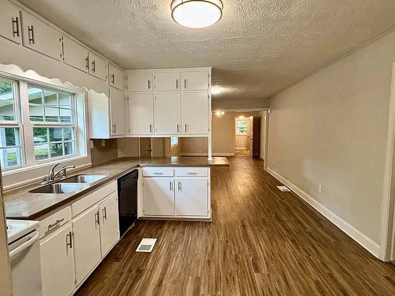 1791 Harbins Rd — Photo 8