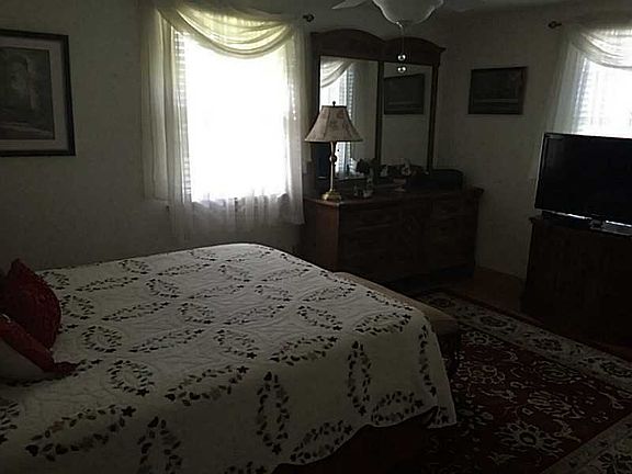 5th image of 187 Sweetbriar Dr