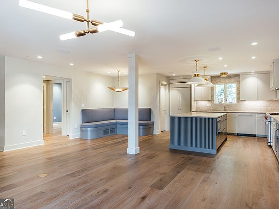 5th image of 1554 Lumpkin St #1