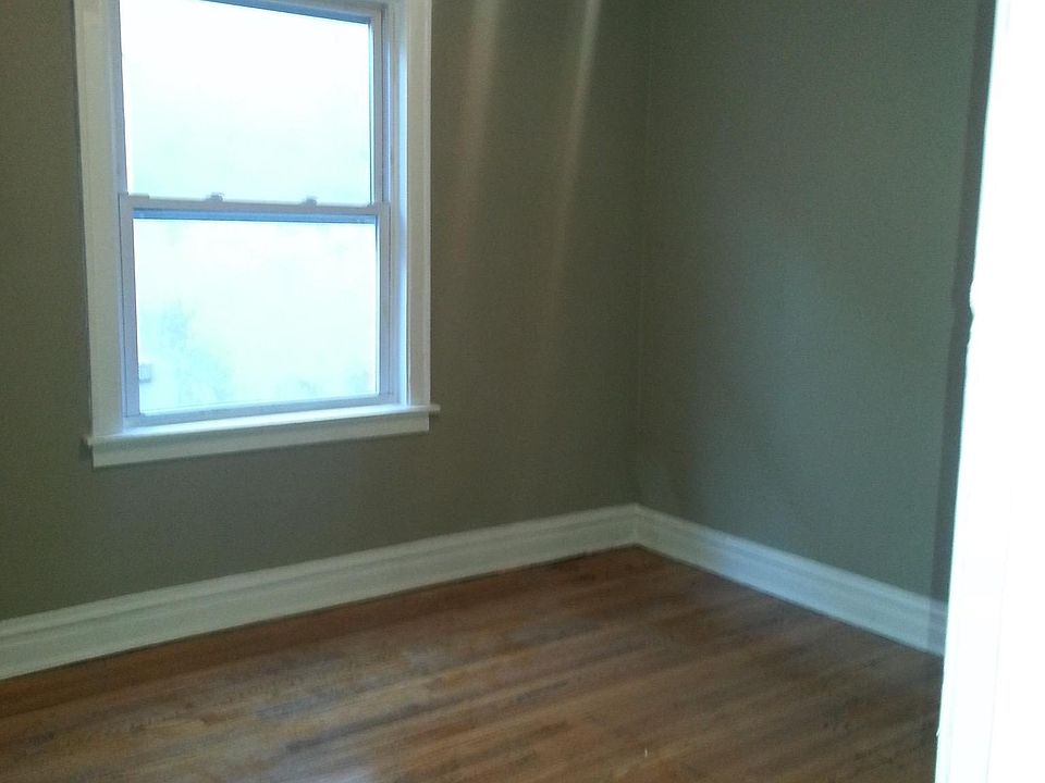 1st image of 3739 W Eastwood Ave