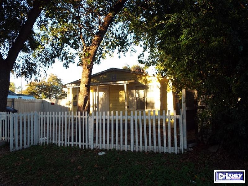 1st image of 411 Priscilla St