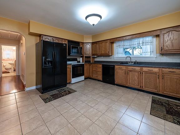 4th image of 10003 Prairie Dr