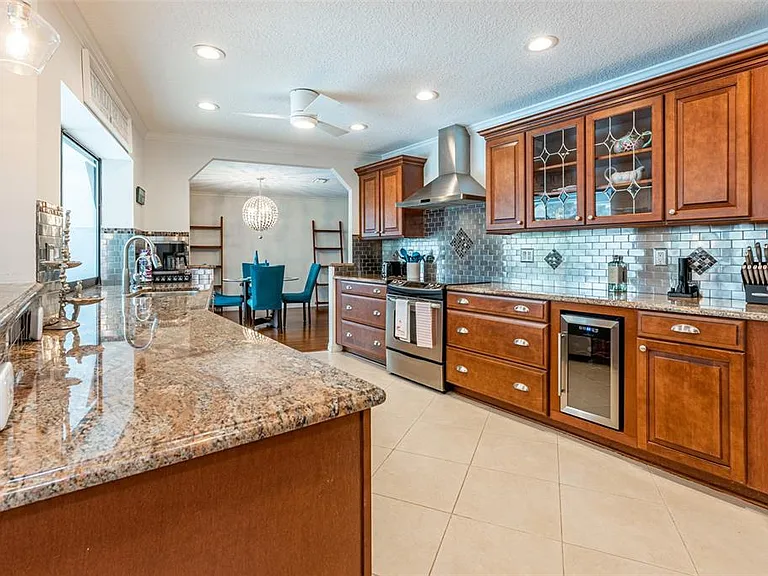 910 Chipaway Dr — Photo 11