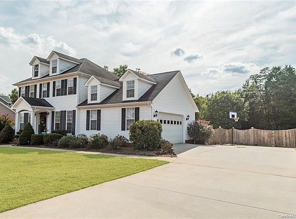 2nd image of 205 Chase Dr