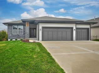 2760 W Loula St, Olathe, KS 66061