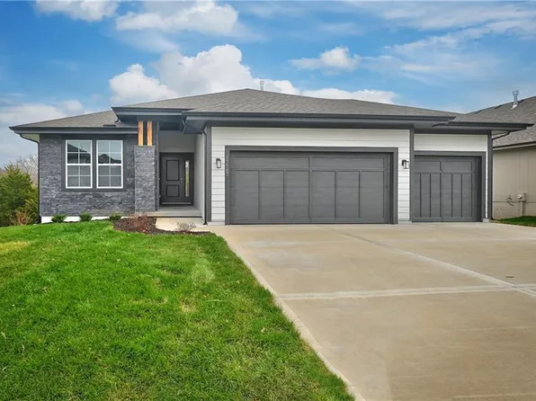 2760 W Loula St, Olathe, KS 66061