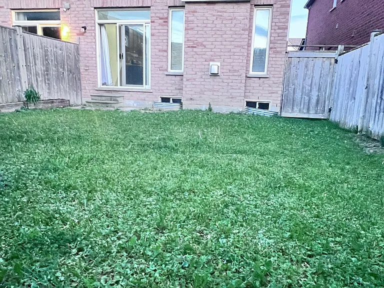 10 Brown Ln — Photo 1
