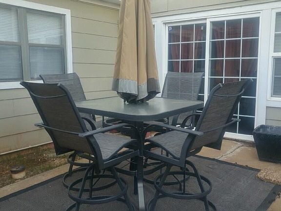 3rd image of 2829 NW Indian Creek Blvd