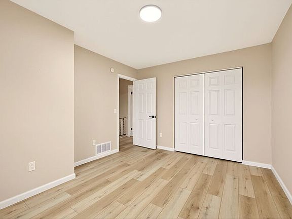 4th image of 14 Elm St #53