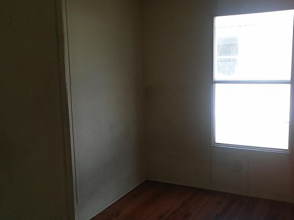 Middle Bedroom