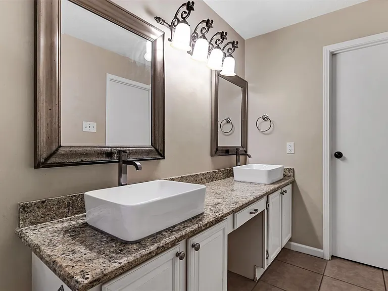 15 Tulip Hill Ct — Photo 18