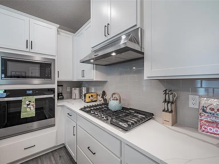 7753 Somersworth Dr — Photo 10