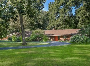 2S846 Hickory Ln, Batavia, IL 60510