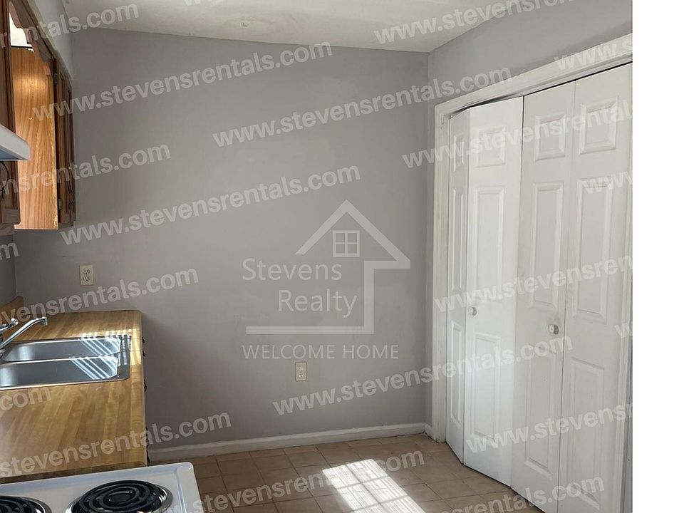 1st image of 3202 Gleason Dr APT B