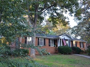 635 Friar Tuck Rd, Winston Salem, NC 27104