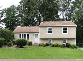 80 Tamarack Dr, Springfield, MA 01129
