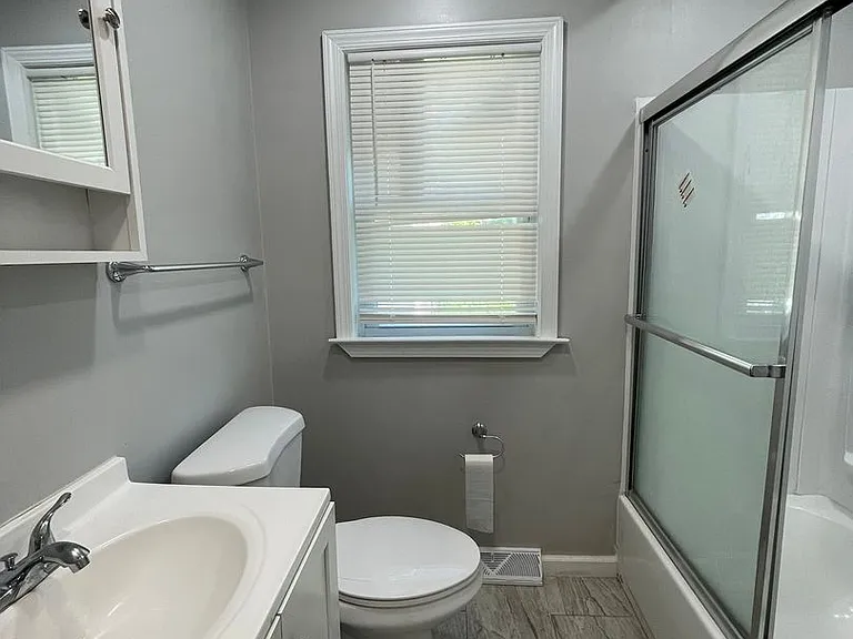 14570 Cherrylawn St — Photo 6