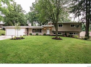 3 The Knolls Ln, Saint Louis, MO
