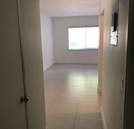 5th image of 42 SW 14th St APT 203