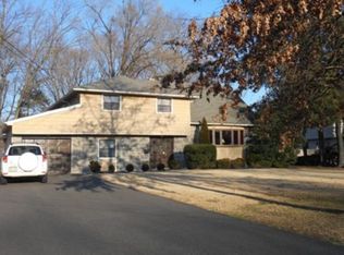 2 Winding Brook Dr, Cinnaminson, NJ 08077