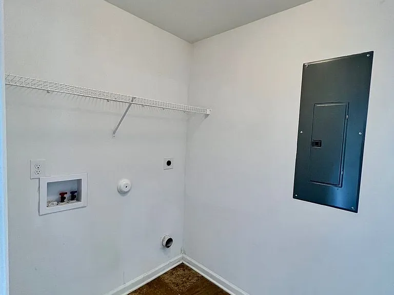 16406 Waterbury Ln — Photo 14