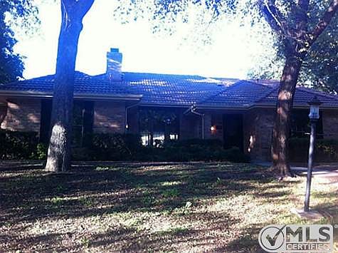 1st image of 1003 Greenbriar Ln