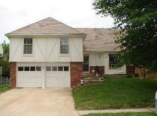 1964 E Sheridan Bridge Ln, Olathe, KS 66062