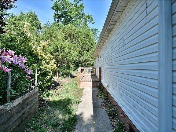 5th image of 114 Woodshore Dr