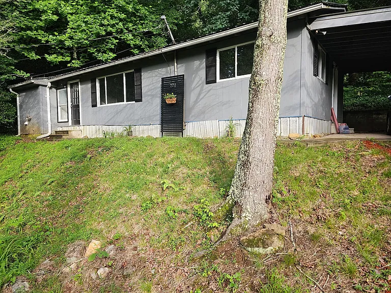 772 Zurich Cir — Photo 1