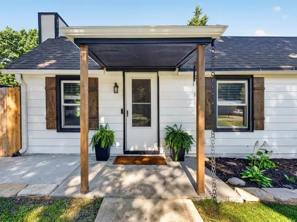 508 S Elm St, Louisburg, KS 66053