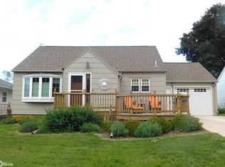 912 Center St, Manning, IA 51455