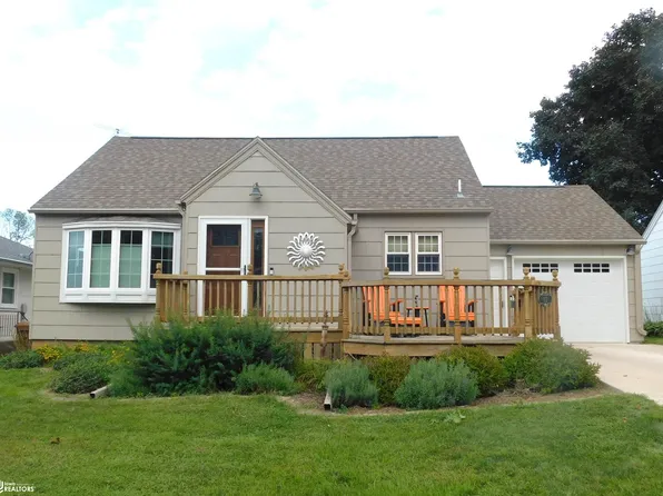 912 Center St, Manning, IA 51455