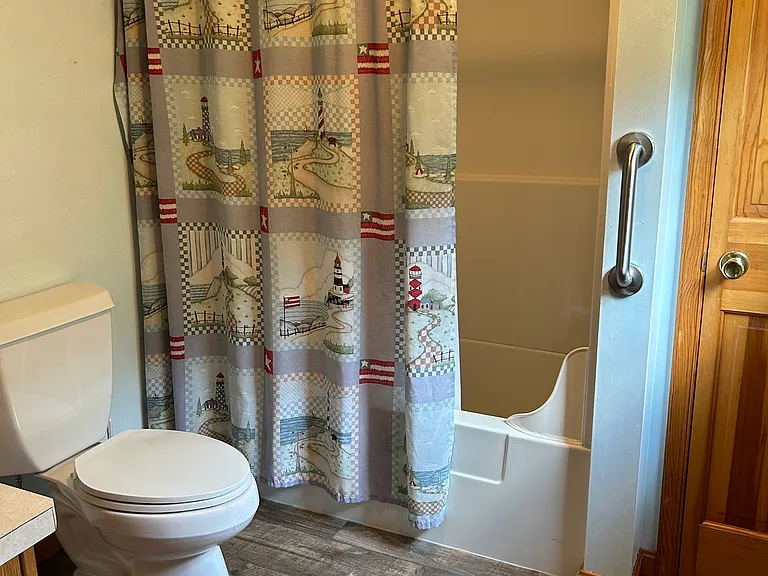 438 Jamestown Dr — Photo 13