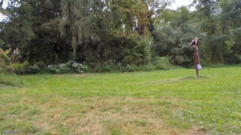 2nd image of 180 Alphano Rd