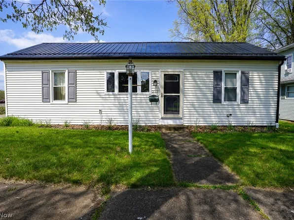 203 High St NW, Navarre, OH 44662