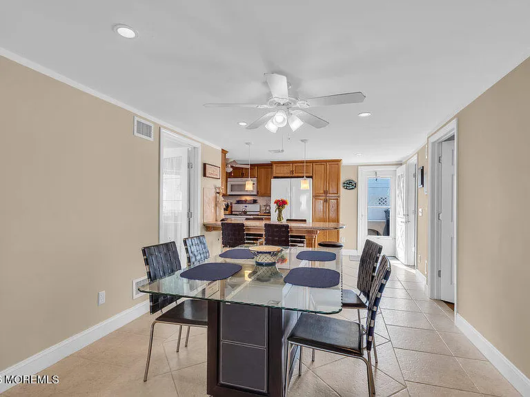102 W Colony Rd — Photo 36