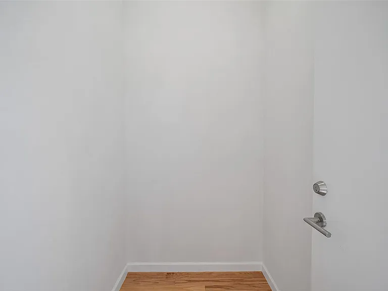 2437 North Blvd — Photo 25