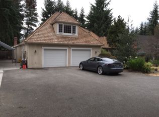 8425 NE 12th St, Medina, WA 98039