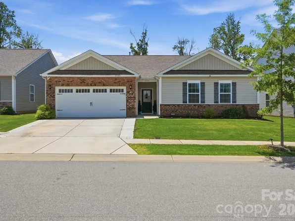 7735 Stonehouse Dr, Gastonia, NC 28056