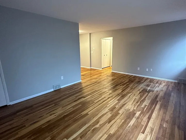 550 Rosewood St — Photo 18