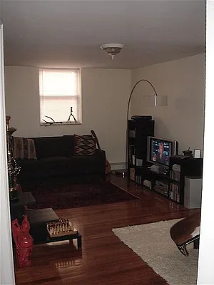 Rented by Aidonis Realty | media 11