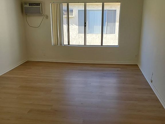 5th image of 10920 Rose Ave APT 9
