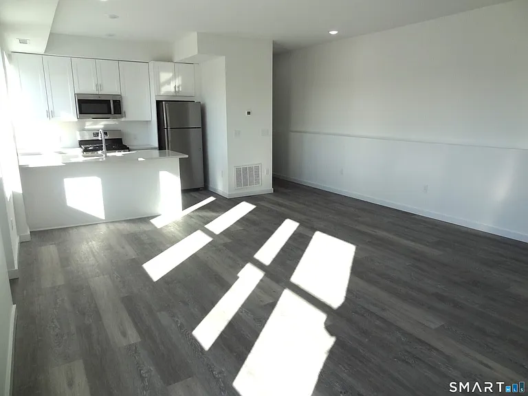 2806 Fairfield Ave #308 — Photo 3