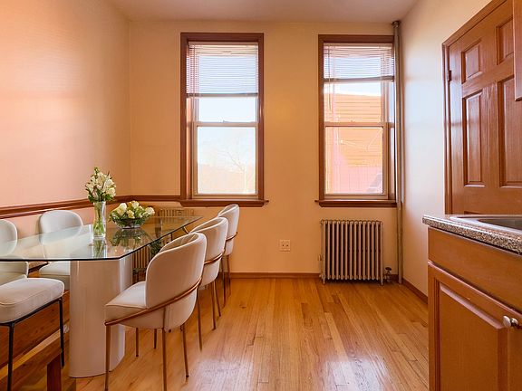 5th image of 239 Nassau Ave APT 2L