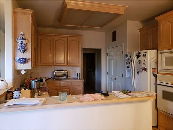 2nd image of 21515 Lakefront Dr