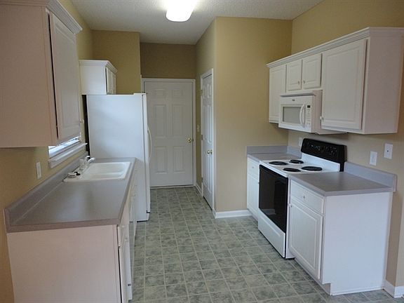 4th image of 225 Glen Crest Dr
