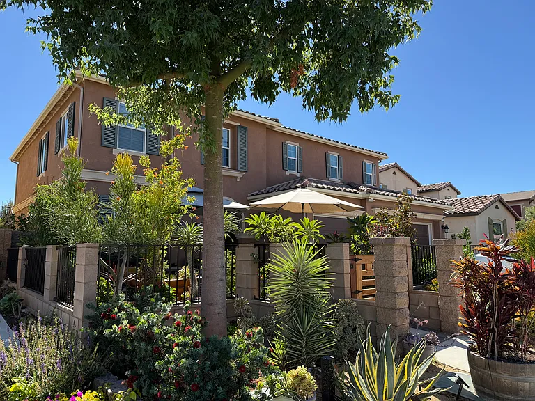 Golden Poppy Ln — Photo 4