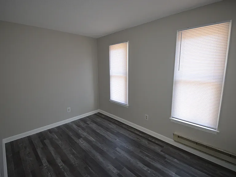 831 N Franklin St — Photo 5