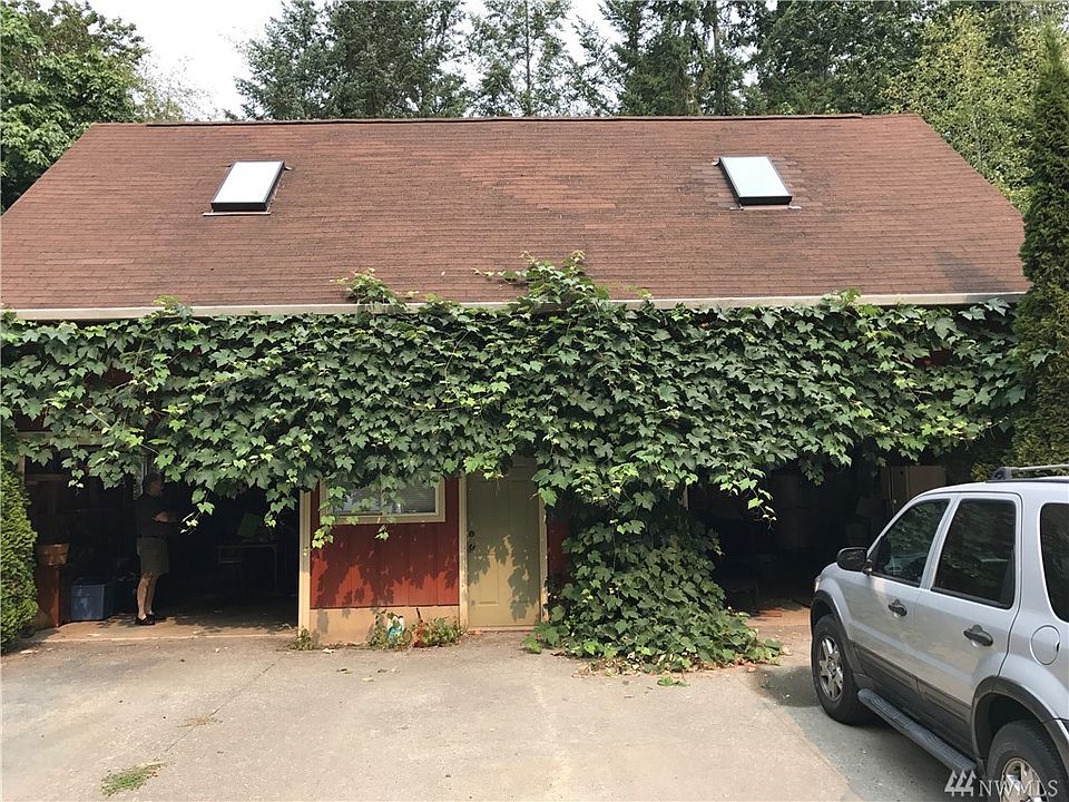 2nd image of 1830 Tellkamp Rd NE